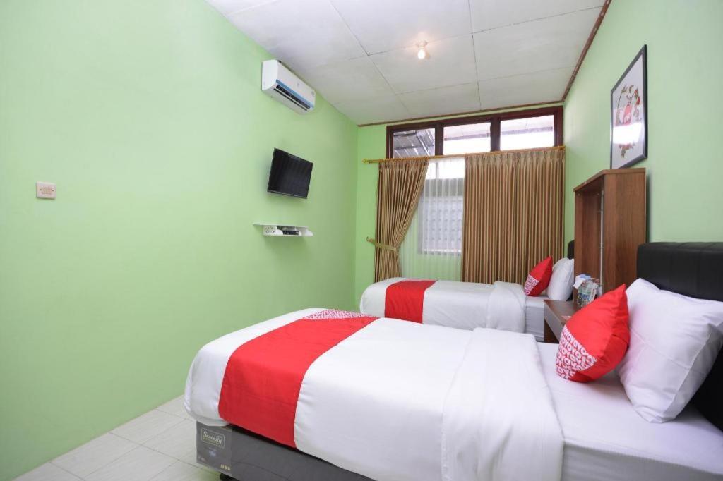 Super Oyo 1046 Omah Pathok Hotel Jogjacarta Exterior foto